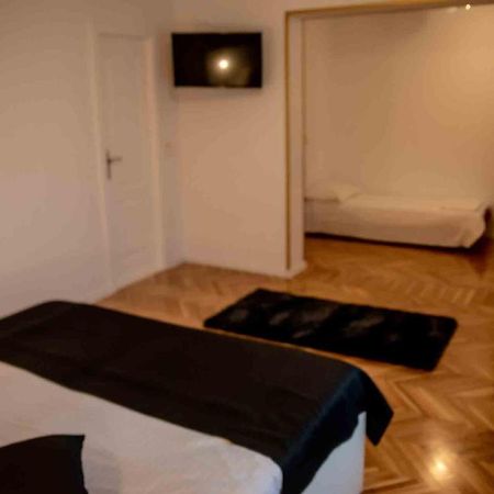 Hotel Casa Cattleya Târgu Jiu Esterno foto