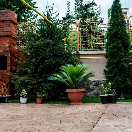 Hotel Casa Cattleya Târgu Jiu Esterno foto