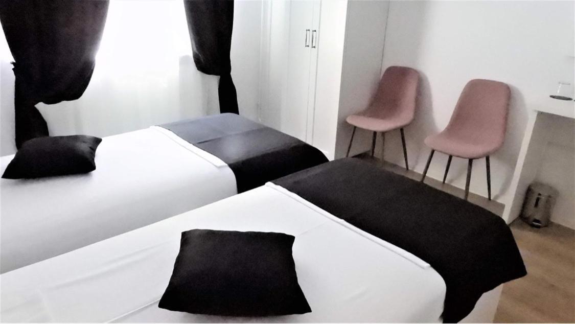 Hotel Casa Cattleya Târgu Jiu Esterno foto
