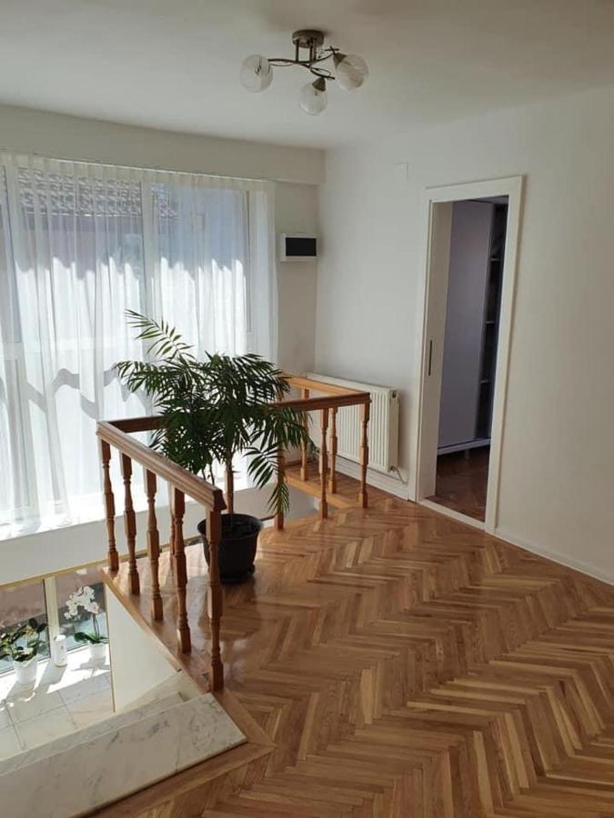 Hotel Casa Cattleya Târgu Jiu Esterno foto
