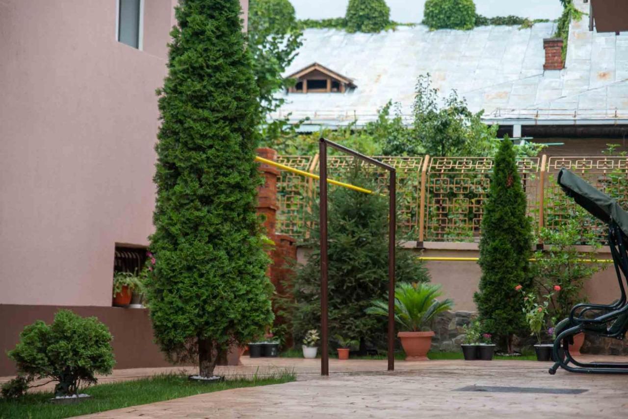Hotel Casa Cattleya Târgu Jiu Esterno foto